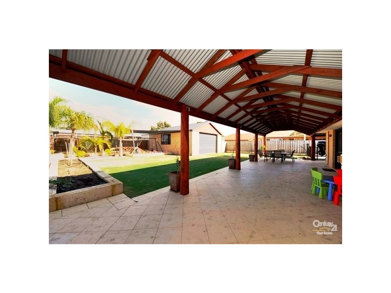 19 Bluewren Gardens, Coodanup WA 6210