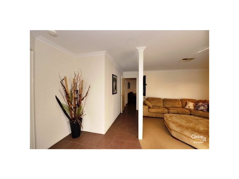 19 Bluewren Gardens, Coodanup WA 6210