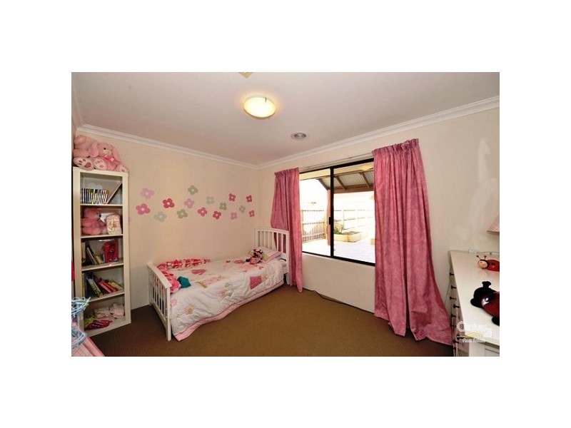 19 Bluewren Gardens, Coodanup WA 6210