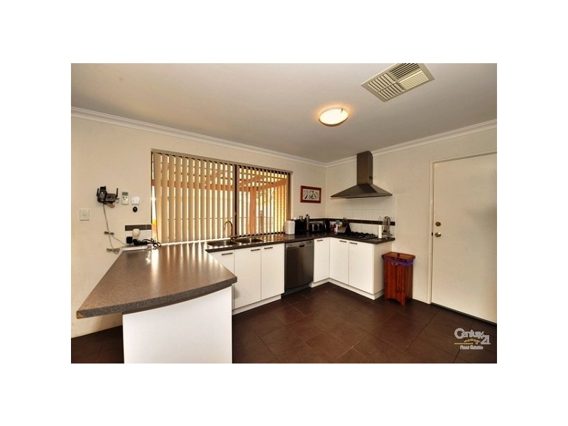 19 Bluewren Gardens, Coodanup WA 6210