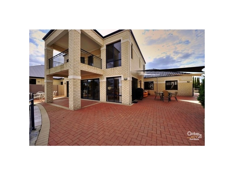 2 Solstraale Place, Halls Head WA 6210
