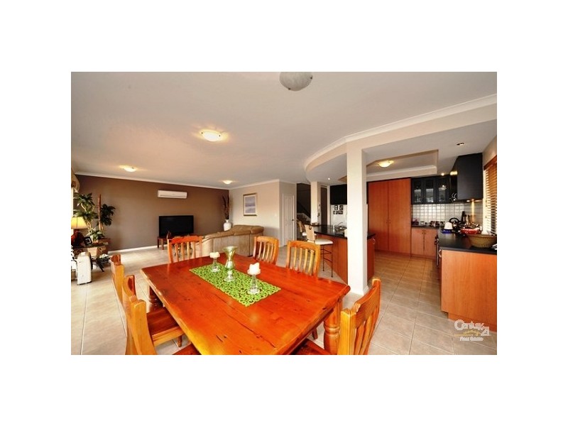 2 Solstraale Place, Halls Head WA 6210
