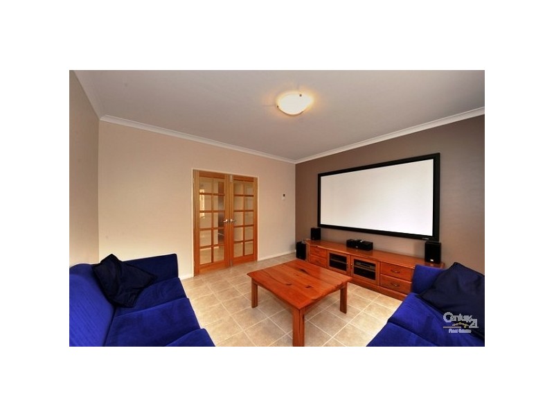 2 Solstraale Place, Halls Head WA 6210