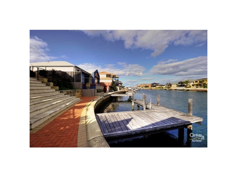 2 Solstraale Place, Halls Head WA 6210