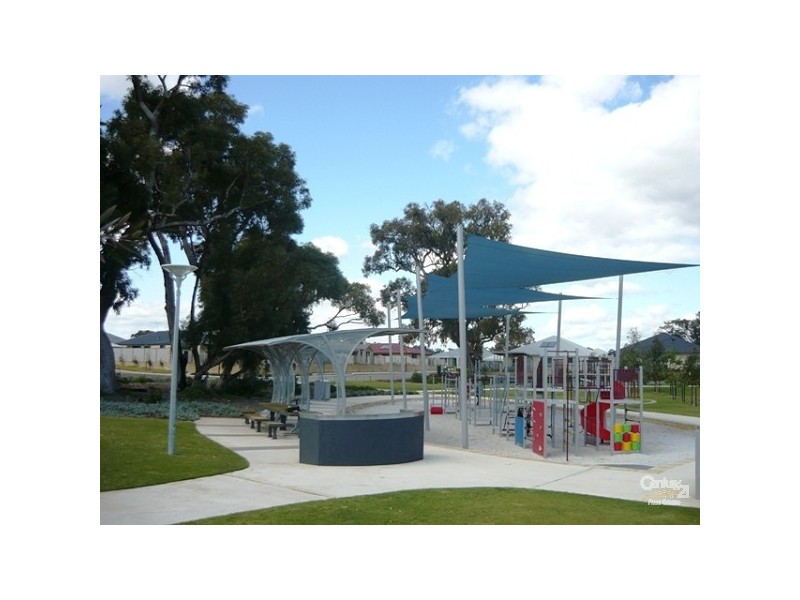 9 Kirkland Way, Meadow Springs WA 6210