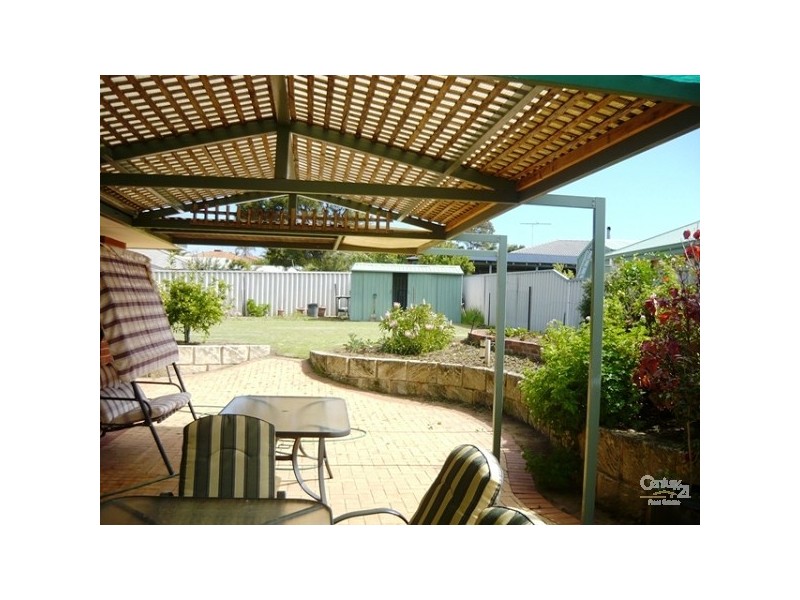 35 Templetonia Promenade, Halls Head WA 6210