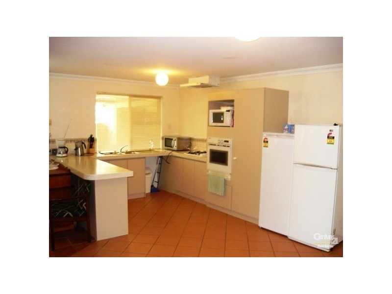 35 Templetonia Promenade, Halls Head WA 6210