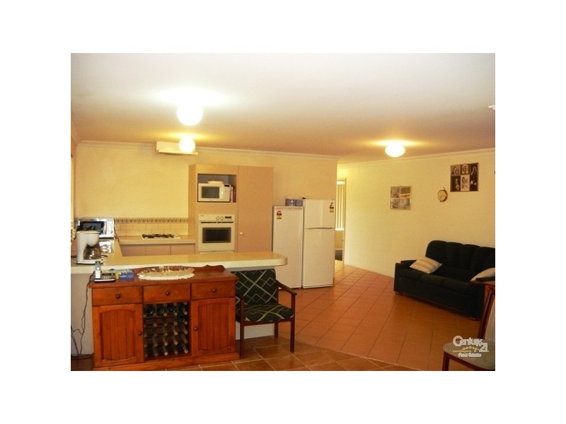35 Templetonia Promenade, Halls Head WA 6210