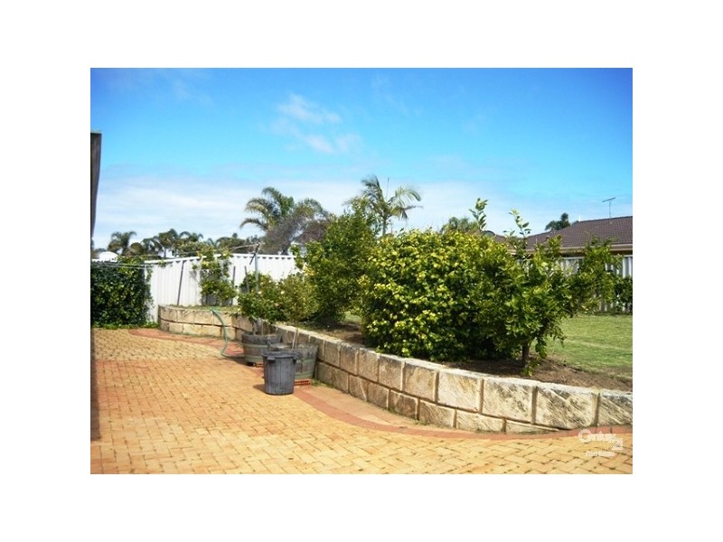 35 Templetonia Promenade, Halls Head WA 6210