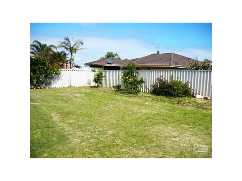 35 Templetonia Promenade, Halls Head WA 6210
