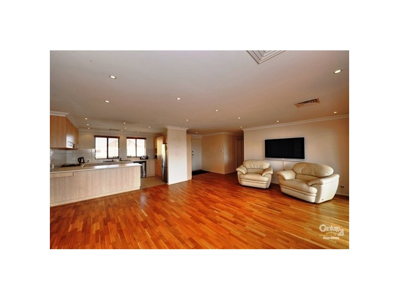 Unit 8, 19 San Marco Quay, Halls Head WA 6210