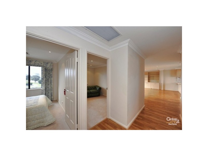 Unit 8, 19 San Marco Quay, Halls Head WA 6210