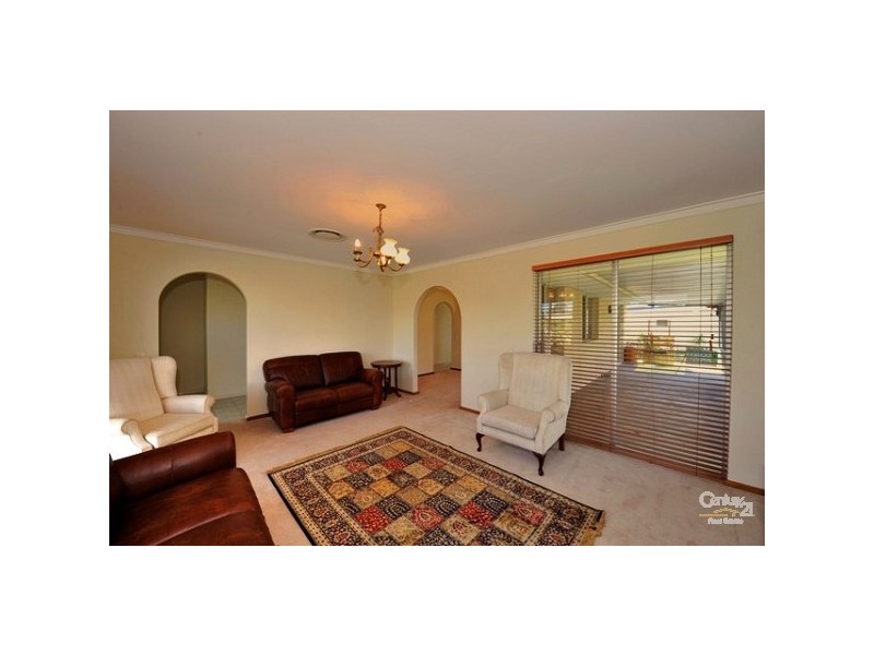 1 Talwood Place, Halls Head WA 6210