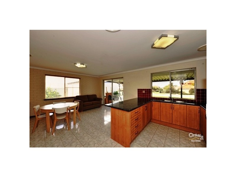 1 Talwood Place, Halls Head WA 6210