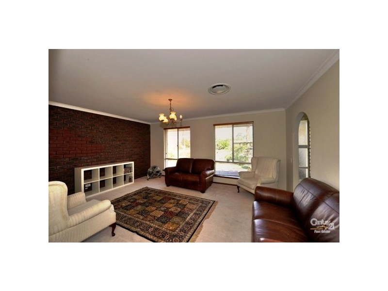 1 Talwood Place, Halls Head WA 6210