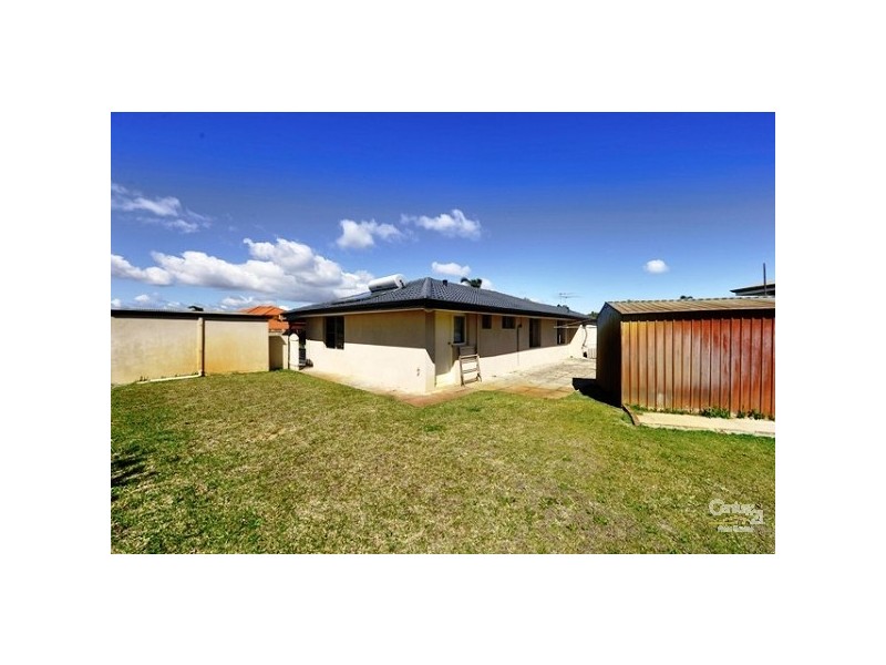 1 Talwood Place, Halls Head WA 6210