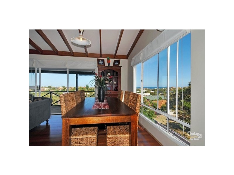 8 Marsh Place, Halls Head WA 6210