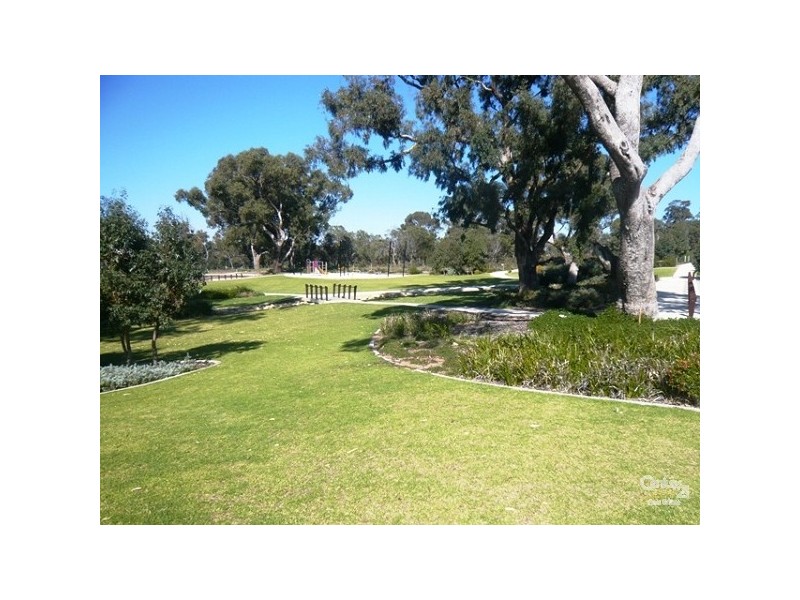 20 Garcia Loop, Lakelands WA 6180