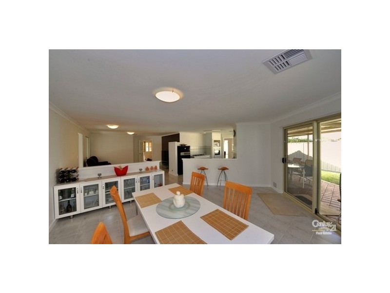 4 Boileau Place, San Remo WA 6210