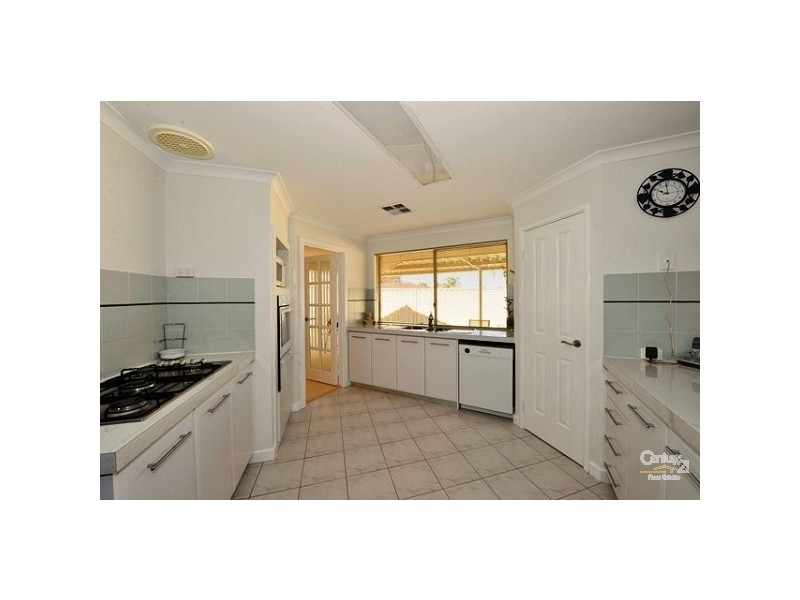 4 Boileau Place, San Remo WA 6210