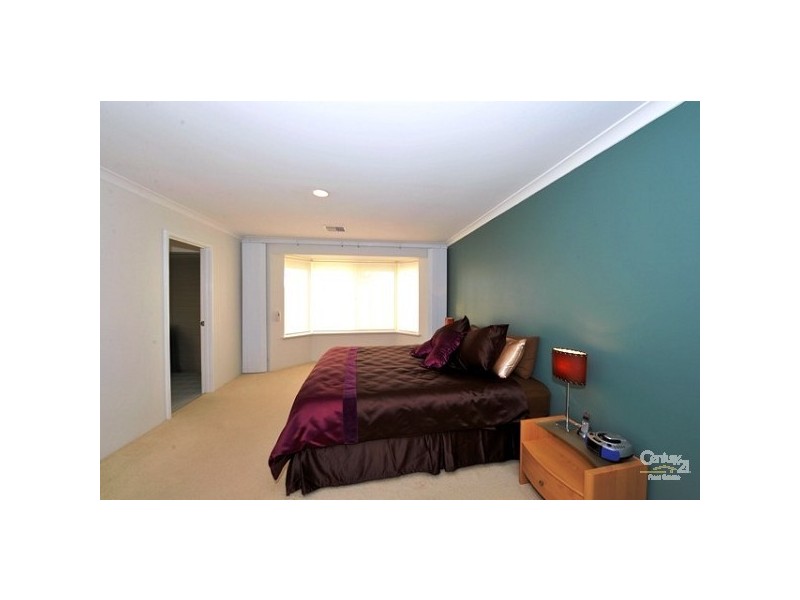 4 Boileau Place, San Remo WA 6210