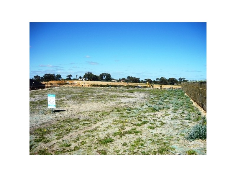 3 Lorea Loop, Halls Head WA 6210
