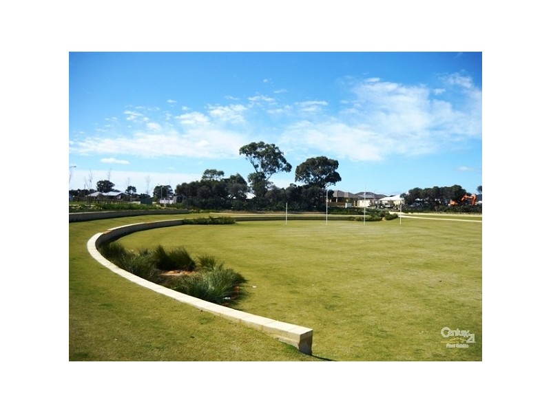 3 Lorea Loop, Halls Head WA 6210