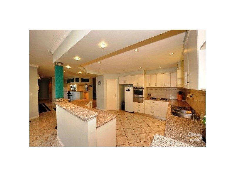 24 Santavea Mews, Halls Head WA 6210