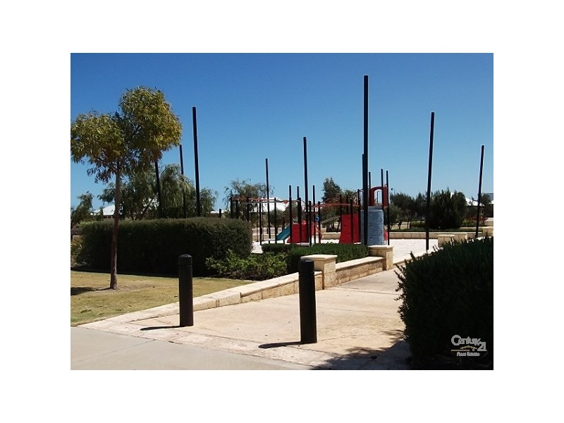 13 Arlette Pass LAKELANDS, Mandurah WA 6210