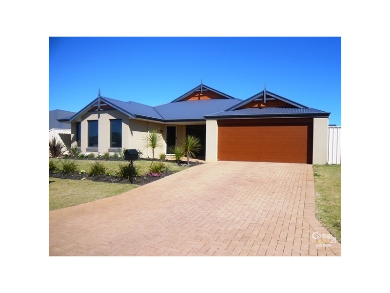 25 Teague Way, Lakelands WA 6180
