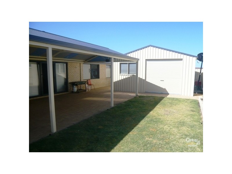 25 Teague Way, Lakelands WA 6180