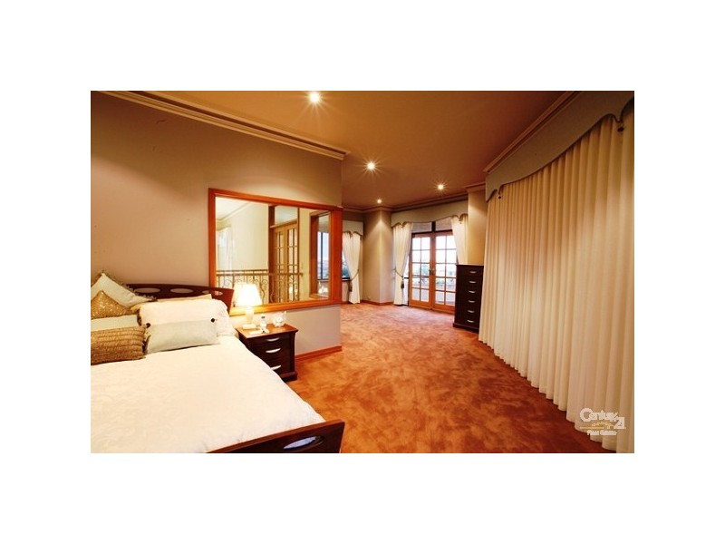 9 Captain Court PORT BOUVARD, Mandurah WA 6210