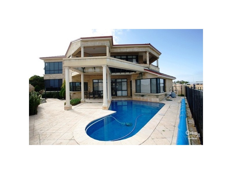 9 Captain Court PORT BOUVARD, Mandurah WA 6210