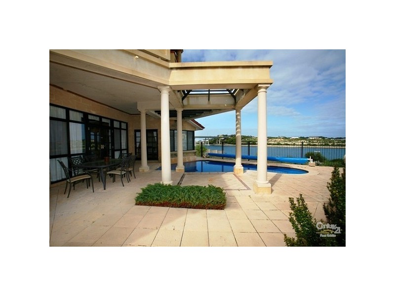 9 Captain Court PORT BOUVARD, Mandurah WA 6210