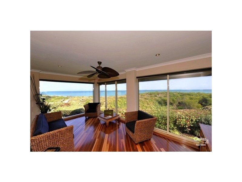 49 Admiralty Crescent, Halls Head WA 6210