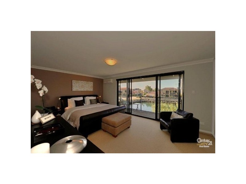 2,19 San Marco Quays, Halls Head WA 6210