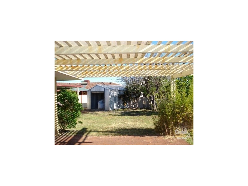 2 Kent Close HALLS HEAD, Mandurah WA 6210