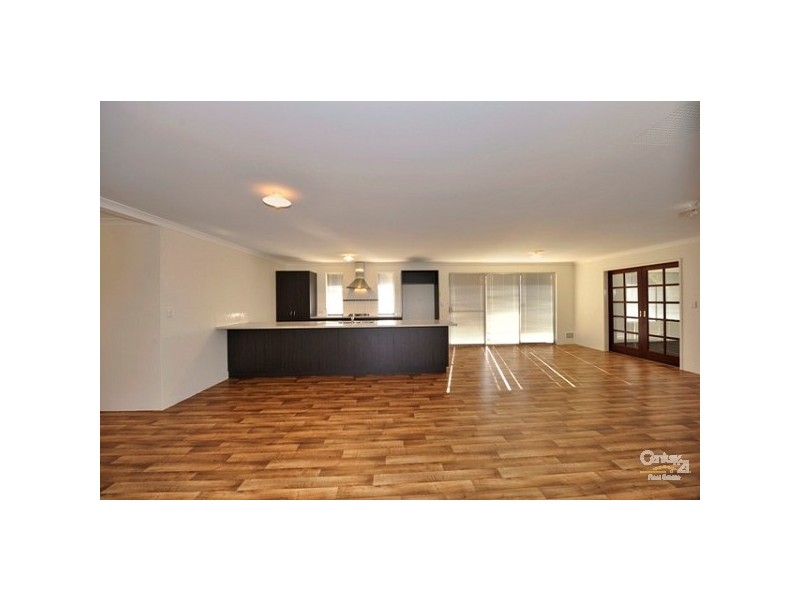 3 Grange Court, Halls Head WA 6210