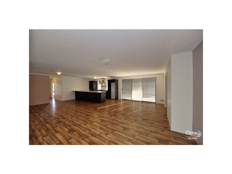 3 Grange Court, Halls Head WA 6210