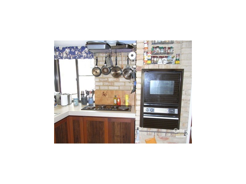 9 Banyon Close HALLS HEAD, Mandurah WA 6210