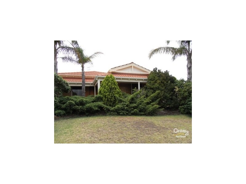 12 Muntries Place HALLS HEAD, Mandurah WA 6210