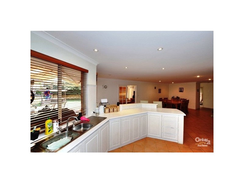 12 Muntries Place HALLS HEAD, Mandurah WA 6210