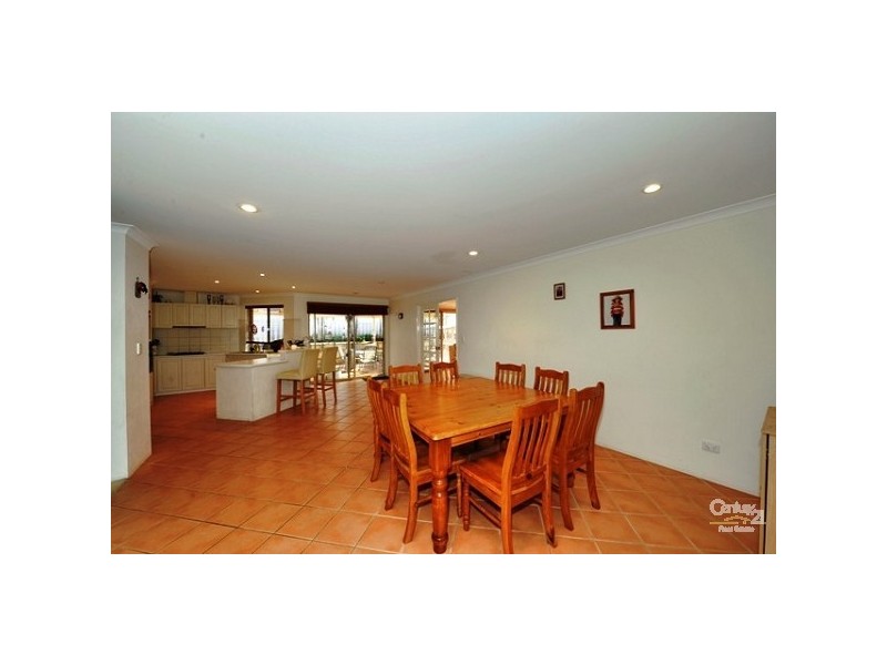 12 Muntries Place HALLS HEAD, Mandurah WA 6210