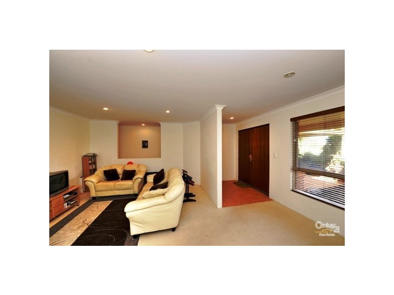 12 Muntries Place HALLS HEAD, Mandurah WA 6210