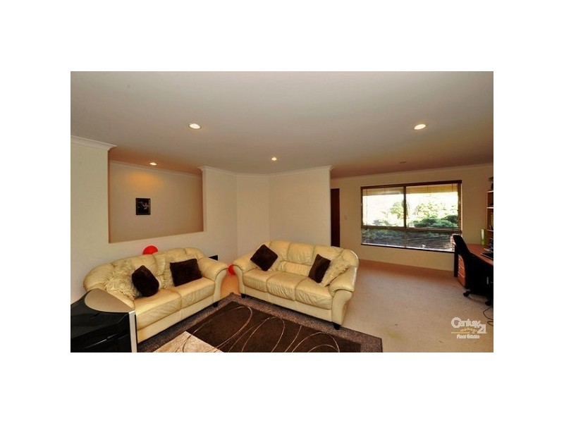 12 Muntries Place HALLS HEAD, Mandurah WA 6210