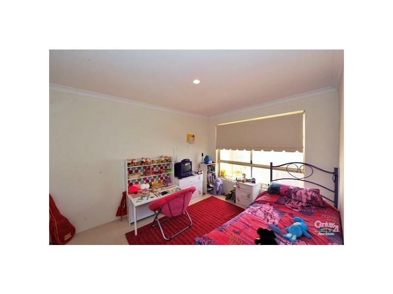 12 Muntries Place HALLS HEAD, Mandurah WA 6210