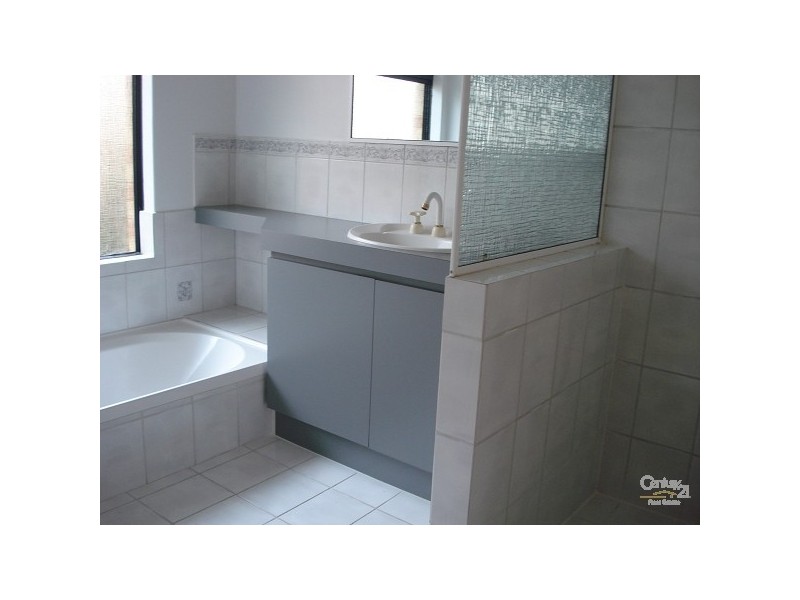 9 Paradise Circuit HALLS HEAD, Mandurah WA 6210