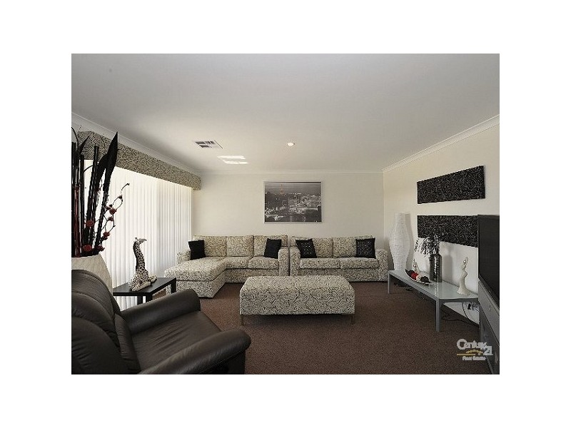 24 Nellie Green, Dudley Park WA 6210