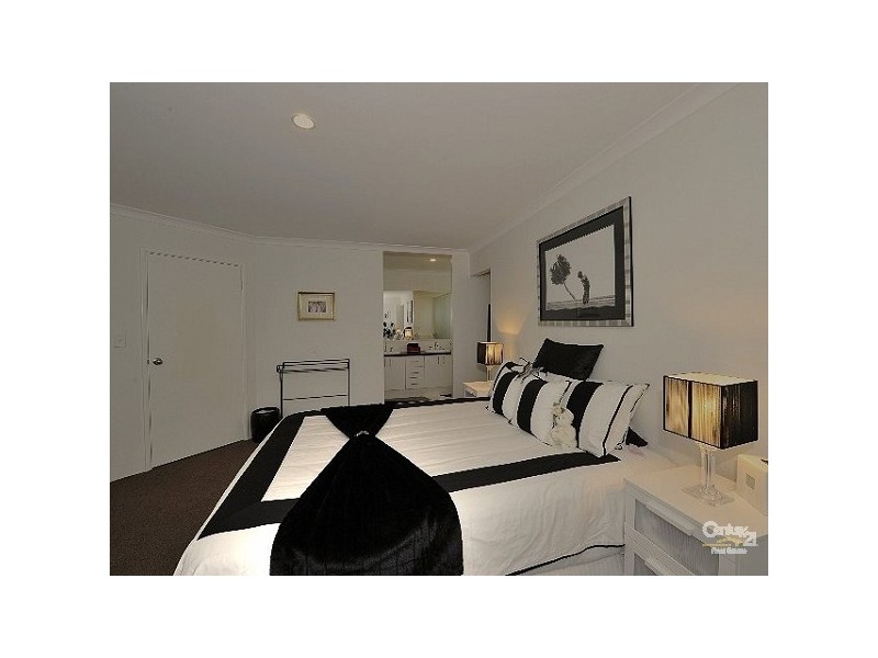 24 Nellie Green, Dudley Park WA 6210