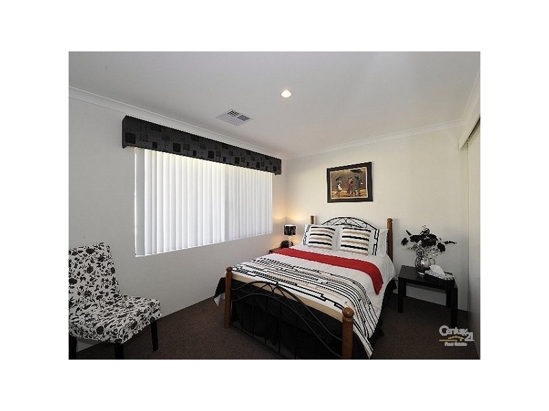 24 Nellie Green, Dudley Park WA 6210